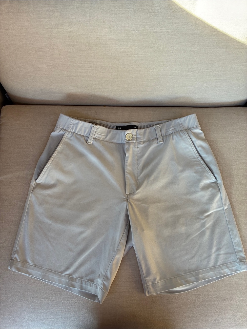 Under Armour Men's Light Gray Performance Flat-Front Shorts
